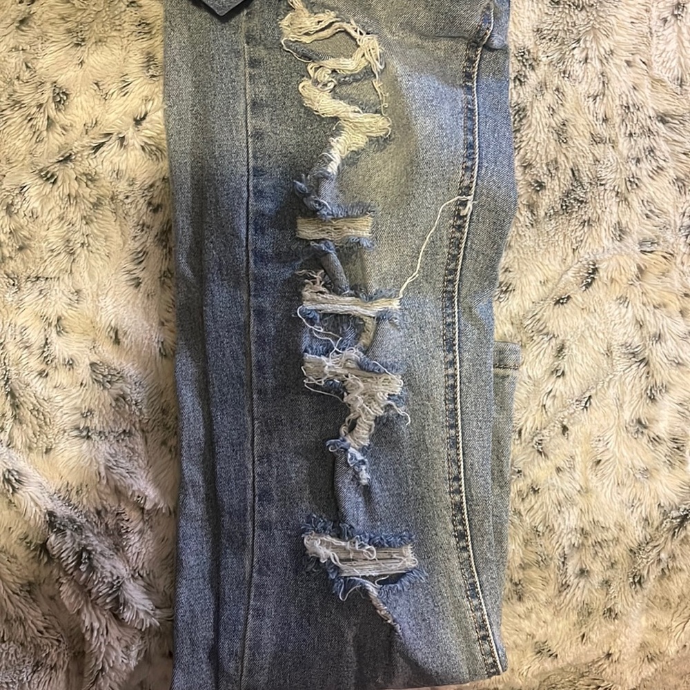 Skinny to flare jeans w rips
